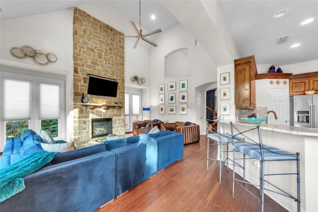 3040 N Camino Lagos, Grand Prairie, TX 75054