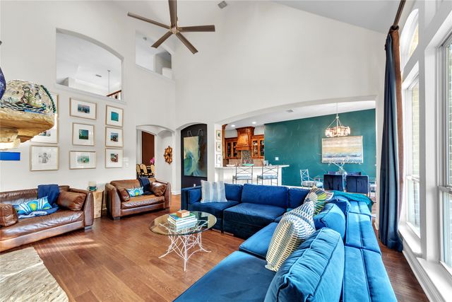 3040 N Camino Lagos, Grand Prairie, TX 75054