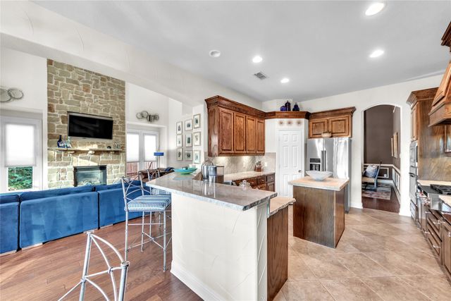 3040 N Camino Lagos, Grand Prairie, TX 75054