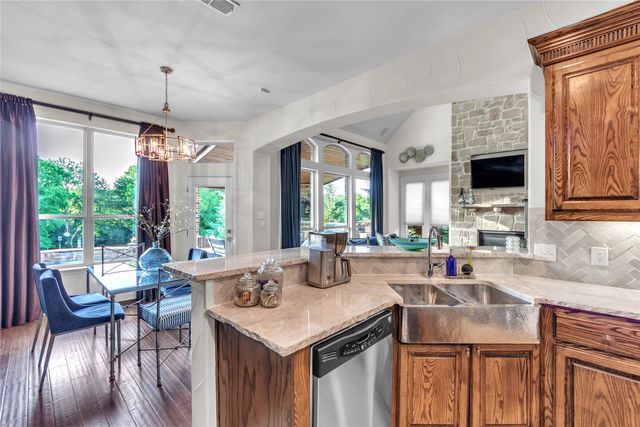 3040 N Camino Lagos, Grand Prairie, TX 75054