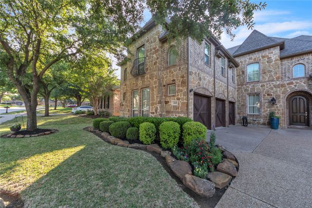3040 N Camino Lagos, Grand Prairie, TX 75054