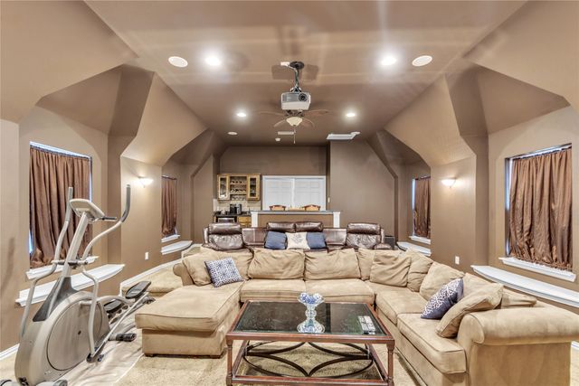 3040 N Camino Lagos, Grand Prairie, TX 75054