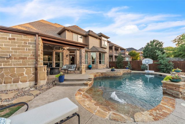 3040 N Camino Lagos, Grand Prairie, TX 75054