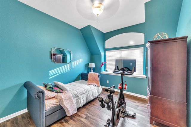 3040 N Camino Lagos, Grand Prairie, TX 75054