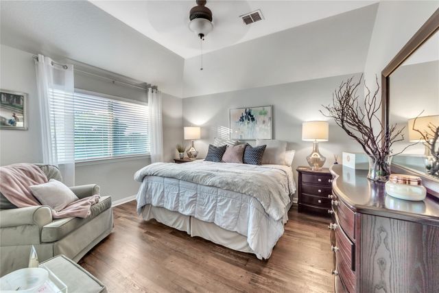 3040 N Camino Lagos, Grand Prairie, TX 75054