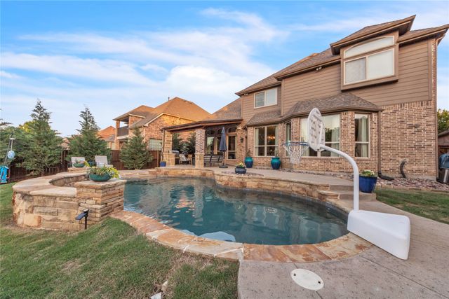 3040 N Camino Lagos, Grand Prairie, TX 75054