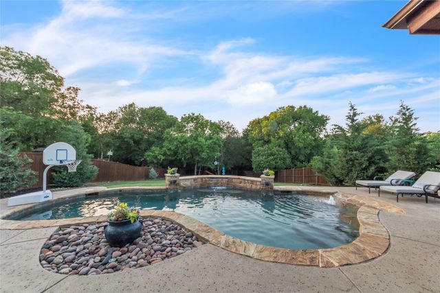3040 N Camino Lagos, Grand Prairie, TX 75054
