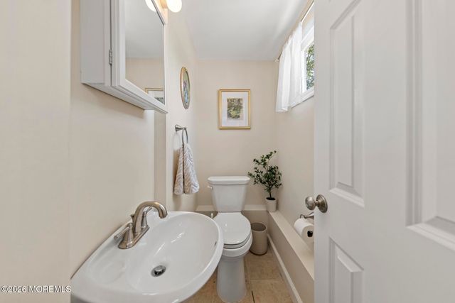522 Mackey Avenue, Belford, NJ 07718