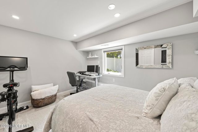 522 Mackey Avenue, Belford, NJ 07718