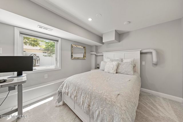 522 Mackey Avenue, Belford, NJ 07718