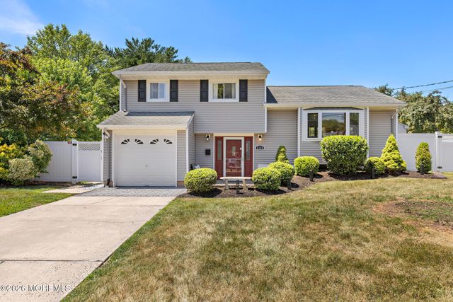 522 Mackey Avenue, Belford, NJ 07718