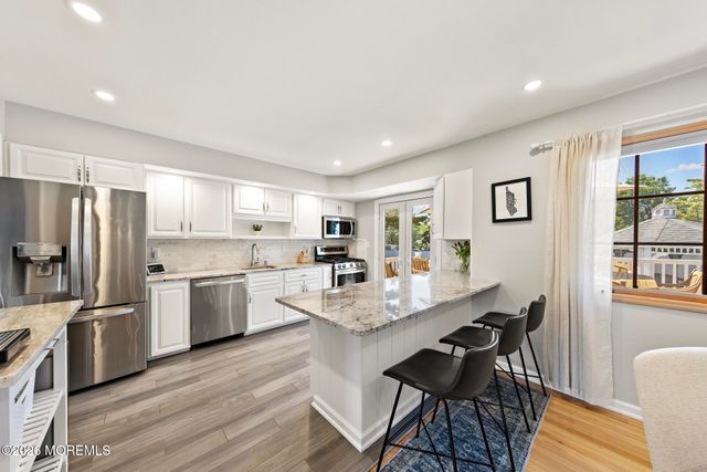 522 Mackey Avenue, Belford, NJ 07718