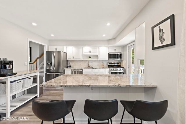 522 Mackey Avenue, Belford, NJ 07718