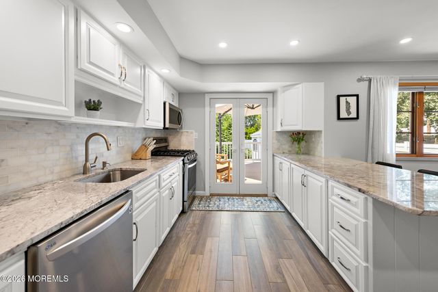 522 Mackey Avenue, Belford, NJ 07718