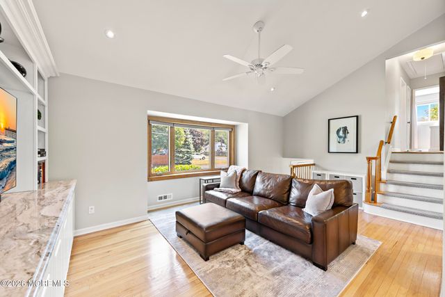 522 Mackey Avenue, Belford, NJ 07718