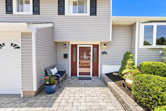 522 Mackey Avenue, Belford, NJ 07718
