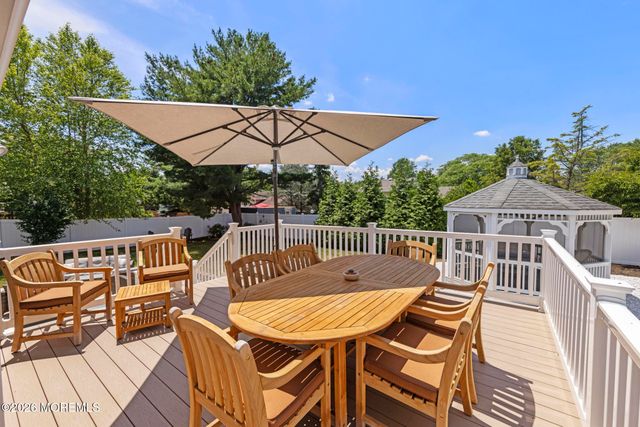 522 Mackey Avenue, Belford, NJ 07718