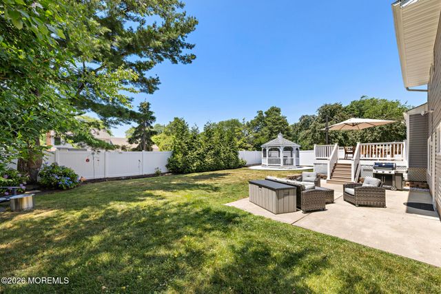 522 Mackey Avenue, Belford, NJ 07718
