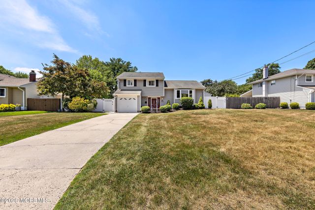 522 Mackey Avenue, Belford, NJ 07718