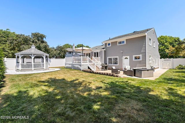 522 Mackey Avenue, Belford, NJ 07718