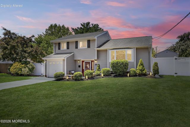 522 Mackey Avenue, Belford, NJ 07718