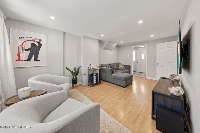 522 Mackey Avenue, Belford, NJ 07718