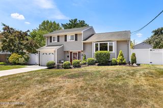 522 Mackey Avenue, Belford, NJ 07718