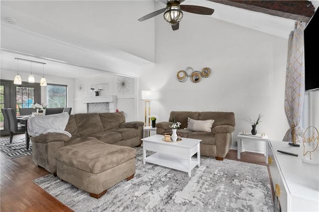 421 NE 90th Terrace, Kansas City, MO 64155