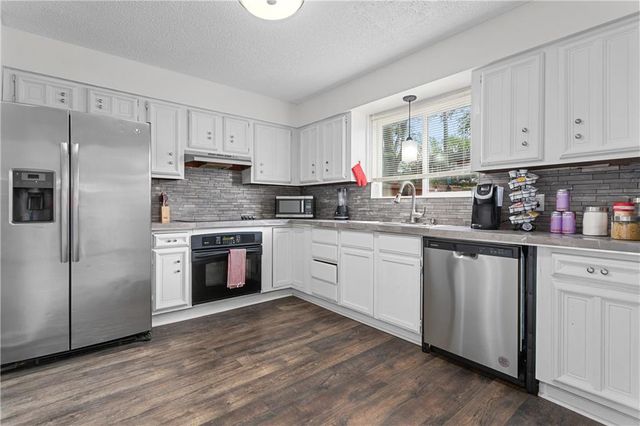 421 NE 90th Terrace, Kansas City, MO 64155