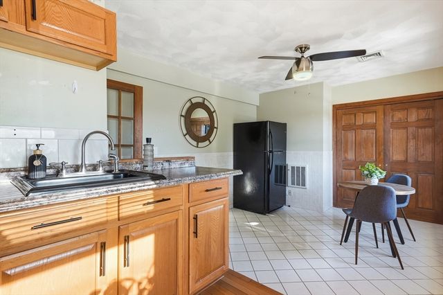 16 Battlemarch Way, Woburn, MA 01801