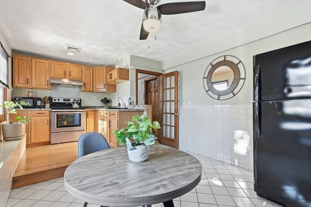 16 Battlemarch Way, Woburn, MA 01801