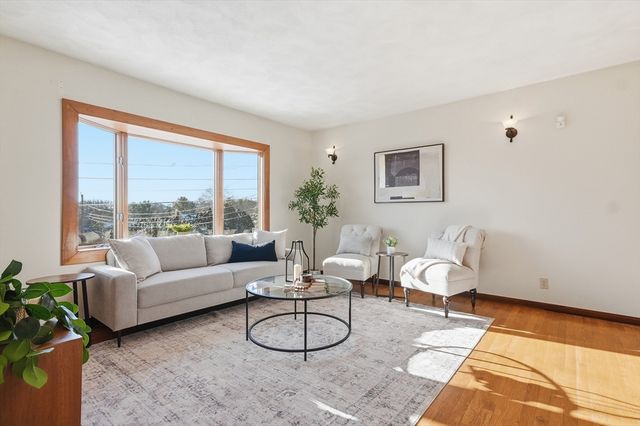 16 Battlemarch Way, Woburn, MA 01801