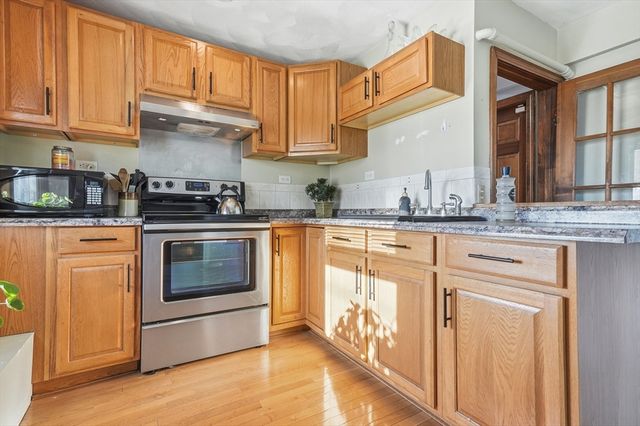 16 Battlemarch Way, Woburn, MA 01801