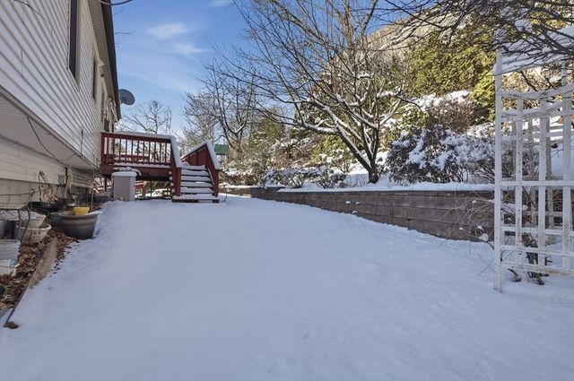 16 Battlemarch Way, Woburn, MA 01801