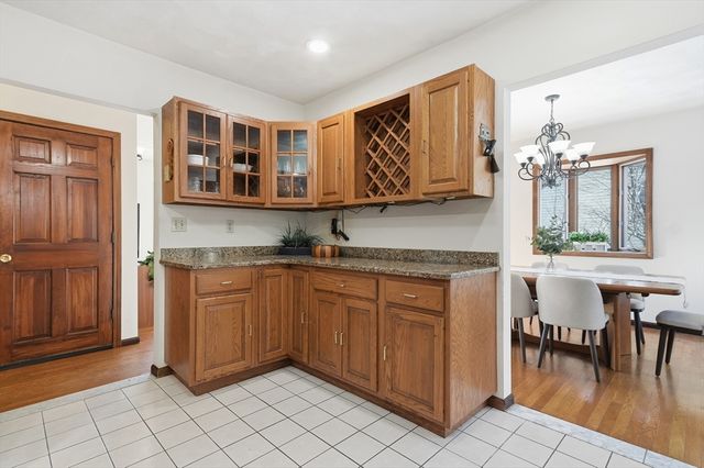 16 Battlemarch Way, Woburn, MA 01801