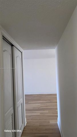 8107 SW 72nd Ave 423E, Miami, FL 33143