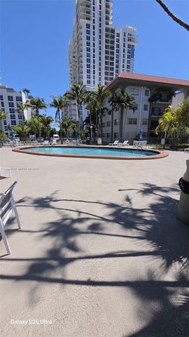 8107 SW 72nd Ave 423E, Miami, FL 33143