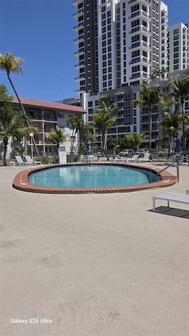 8107 SW 72nd Ave 423E, Miami, FL 33143