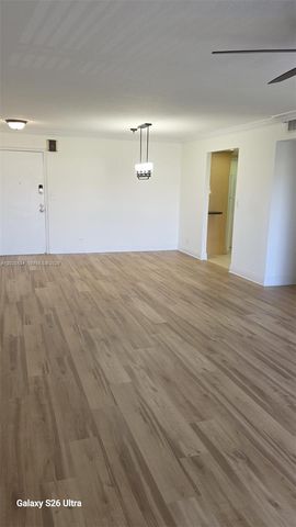 8107 SW 72nd Ave 423E, Miami, FL 33143