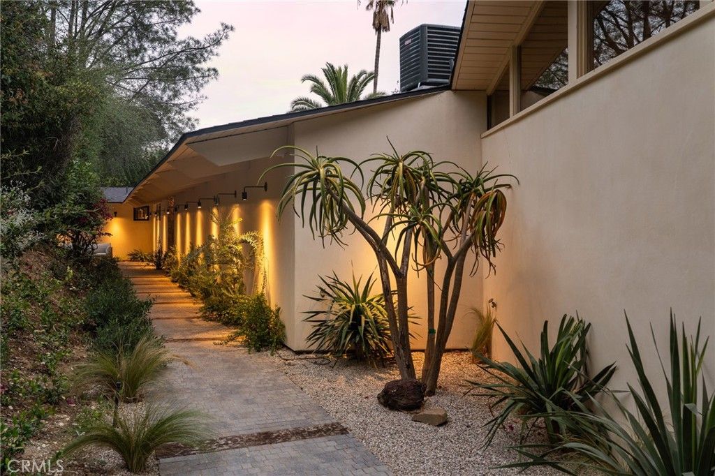 3655 Wrightwood Drive, Studio City, CA 91604 — photo 3