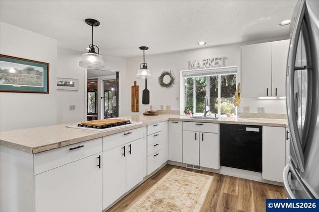 3170 Kingston Wy NW, Albany, OR 97321