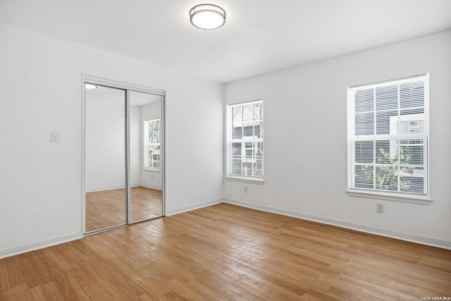 2151 E Crockett, San Antonio, TX 78202