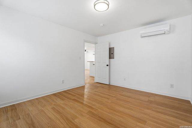 2151 E Crockett, San Antonio, TX 78202