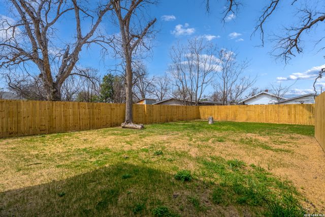 2151 E Crockett, San Antonio, TX 78202