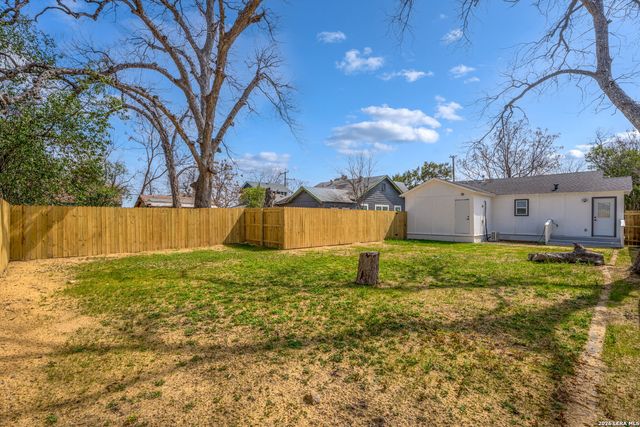 2151 E Crockett, San Antonio, TX 78202