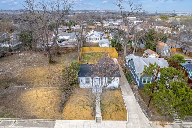 2151 E Crockett, San Antonio, TX 78202