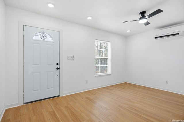 2151 E Crockett, San Antonio, TX 78202