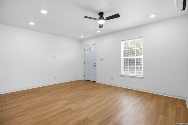 2151 E Crockett, San Antonio, TX 78202