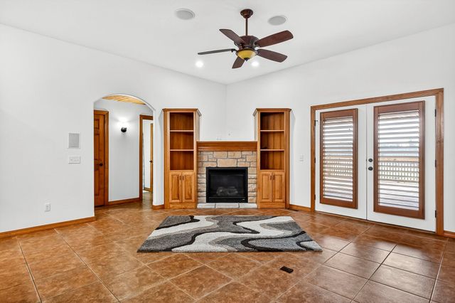 3478 W Farm Road 44, Willard, MO 65781