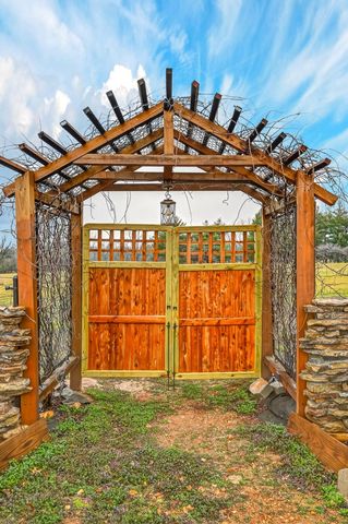 3478 W Farm Road 44, Willard, MO 65781